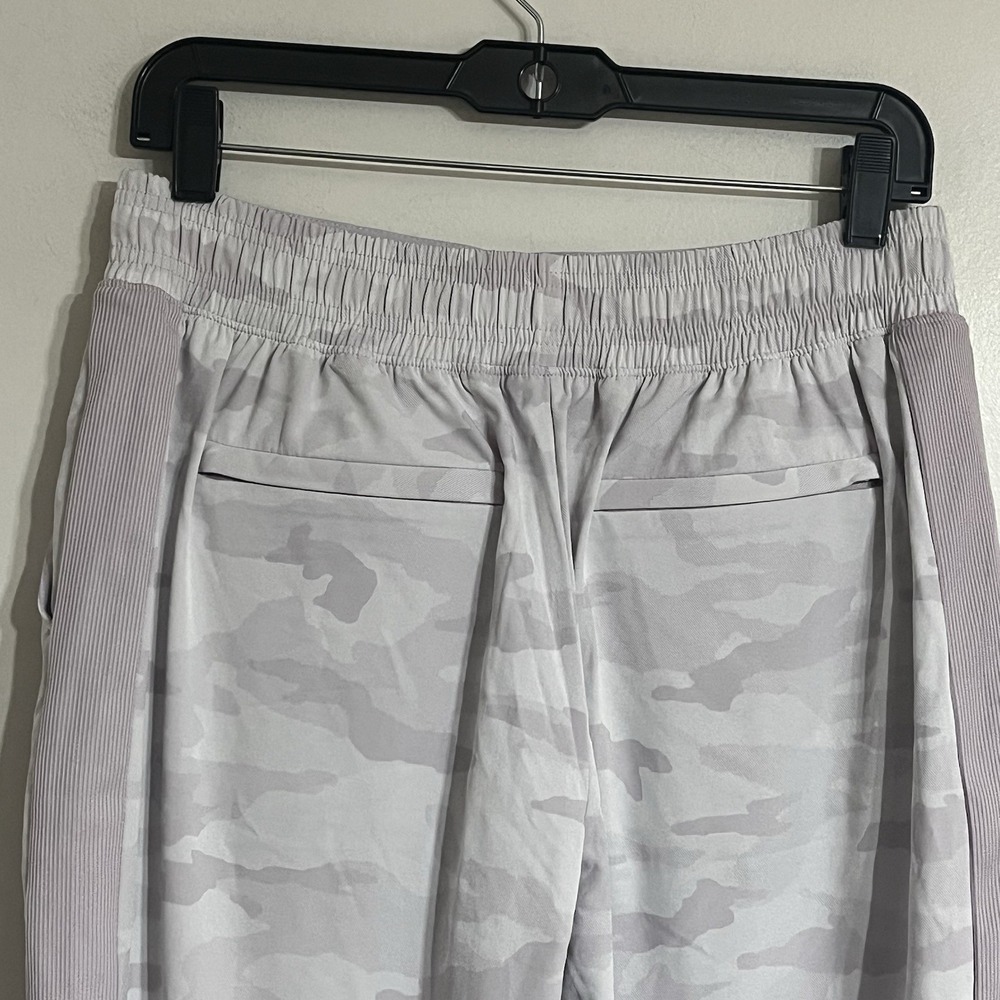 Athleta Brooklyn Textured Jogger Pants Light Purple Camo Camouflage Size 8 - Picture 8 of 10